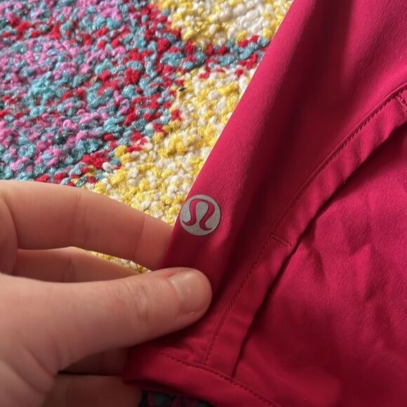 LULULEMON ATHLETICA SIZE 10 RUN TIMES SHORTS - Picture 9 of 11